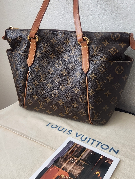 Louis Vuitton Handbags - Louis Vuitton Monogram Canvas Shoulder Tote in Brown and Tan Leather